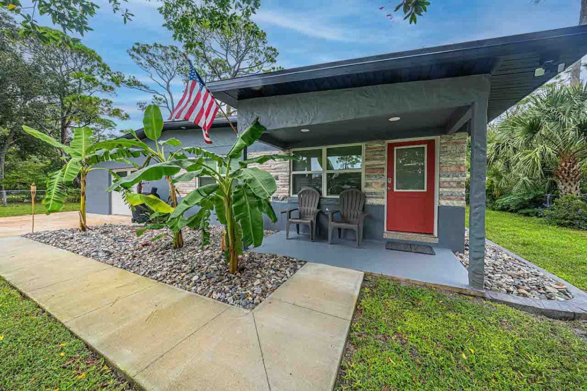 Rarebreed Retreat entrance